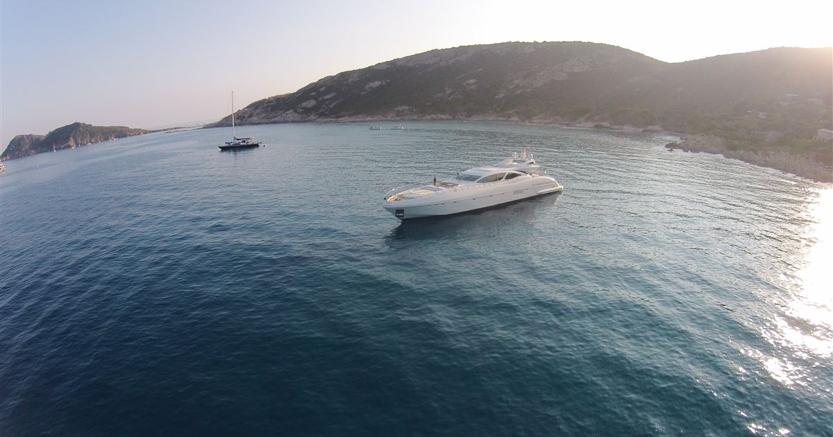 Yacht management ou charter management : deux métiers
